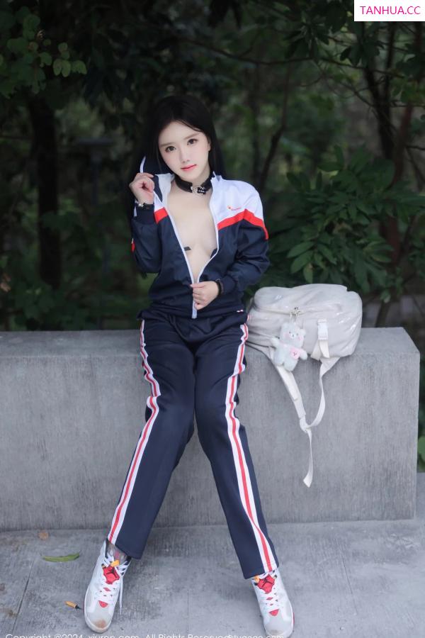   [XiuRen]高清写真图 2024.04.02 No.8335 小薯条nienie 美臀性感第45张图片